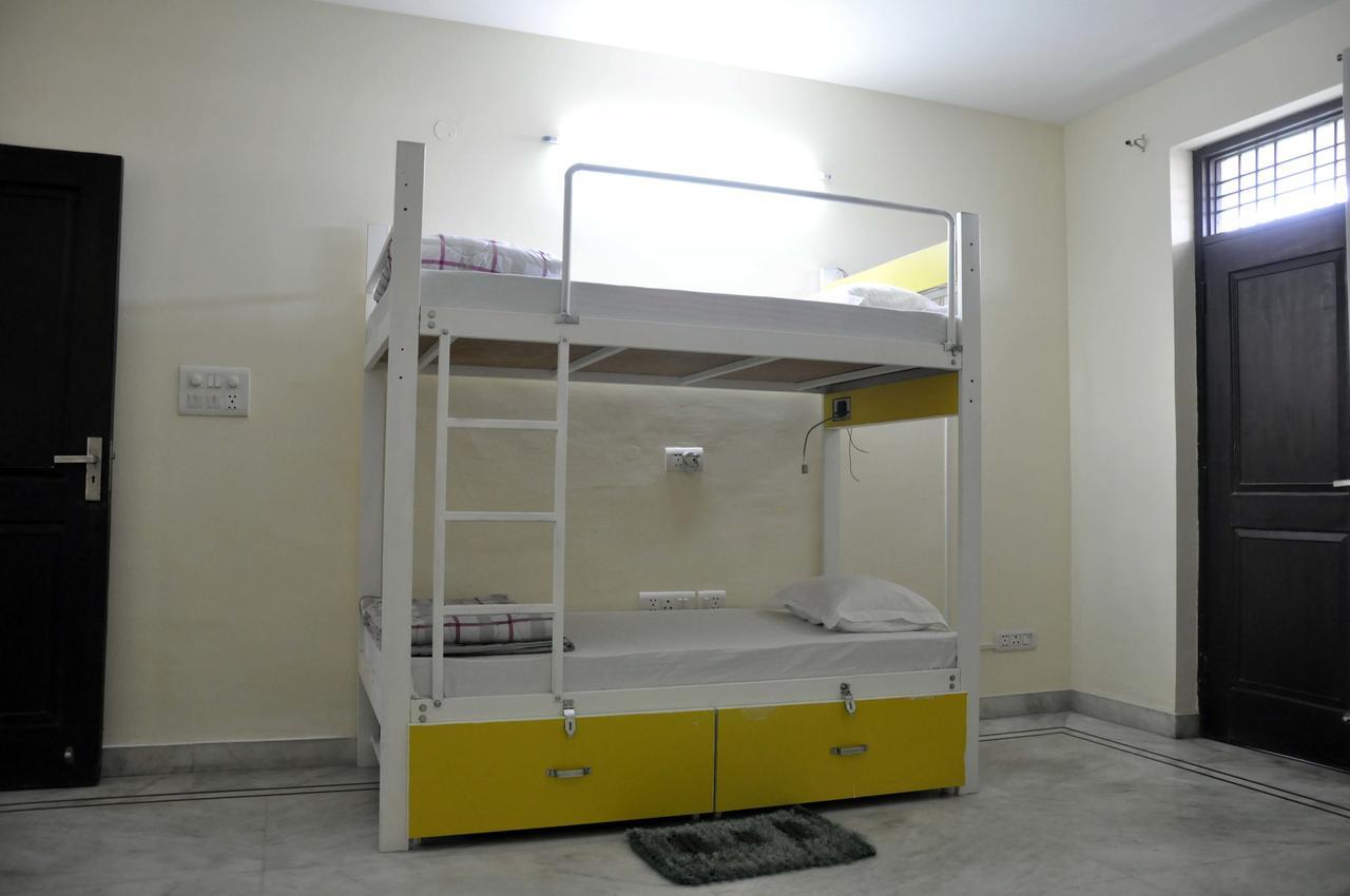 Friends Hostel Yeni Delhi Dış mekan fotoğraf