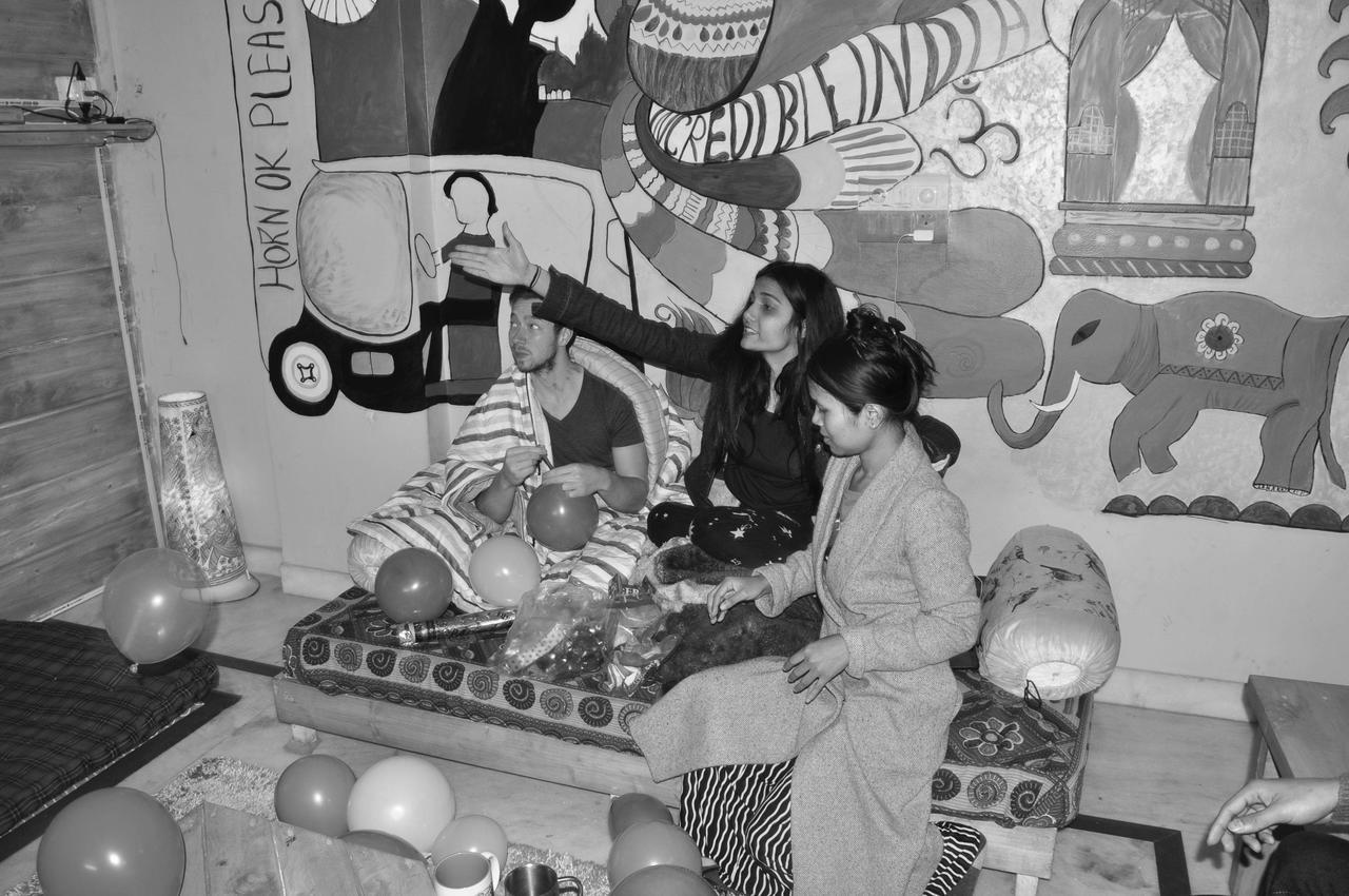 Friends Hostel Yeni Delhi Dış mekan fotoğraf